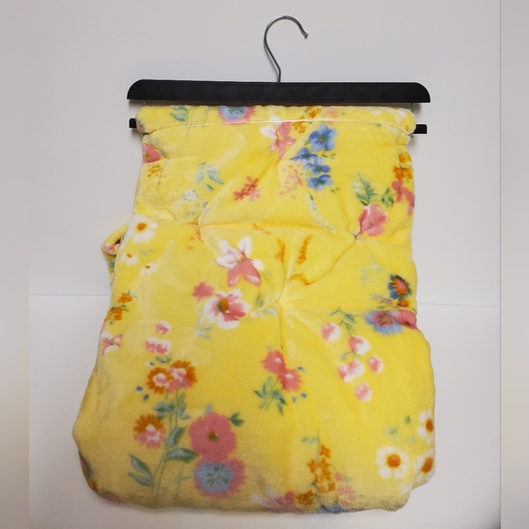 Spring Has Sprung Throw Blanket - Picture 5 of 5